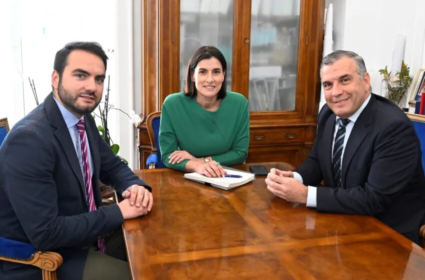 Noticias de Cantabria | El Cántabro | La alcaldesa traslada la colaboración del Ayuntamiento al nuevo decano del Colegio de la Abogacía