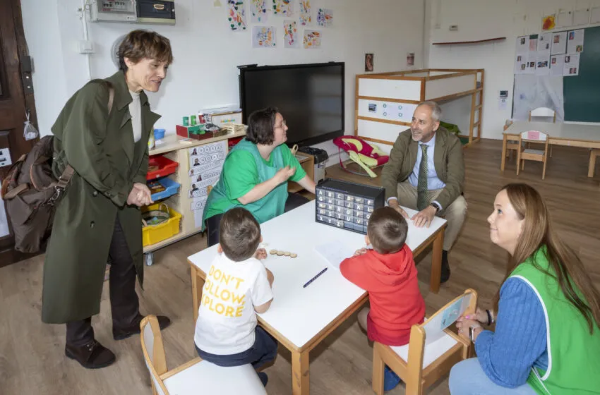 Noticias de Cantabria | El Cántabro | Silva muestra su compromiso con la escuela rural, que considera como “punta de lanza de nuestra educación”