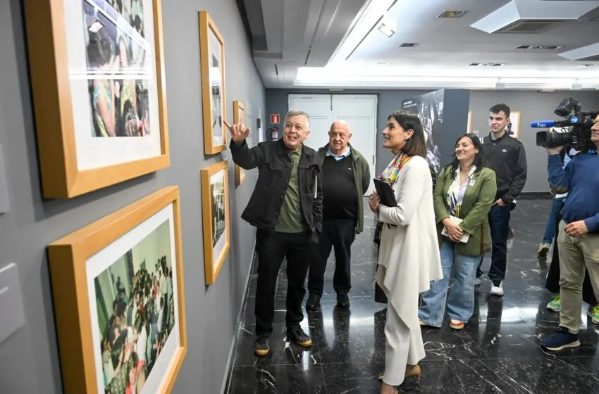 Noticias de Cantabria | El Cántabro | El CDIS acoge la muestra ‘La gran travesía’, más de 50 imágenes de los inicios de la Galería Siboney