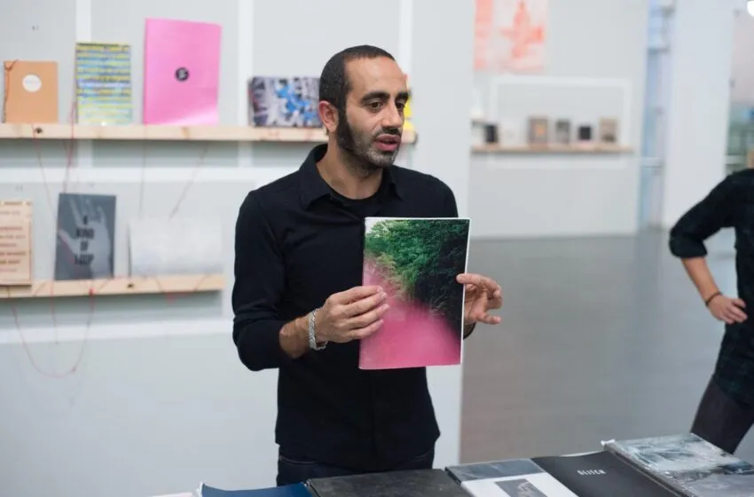 Noticias de Cantabria | El Cántabro | ‘Intersecciones creativas’ arranca en el MAS con una sesión de ‘bookjockey’ a cargo de Fosi Vegue