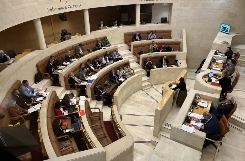  El Parlamento de Cantabria debatirá sobre trenes, autónomos y el comercio del Besaya en el pleno del lunes