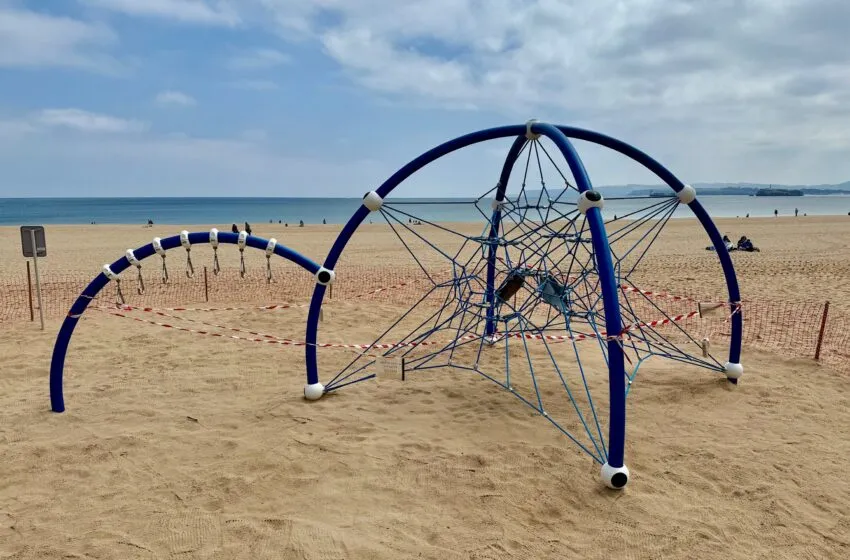 Noticias de Cantabria | El Cántabro | El Ayuntamiento de Santander renueva el área infantil de la Segunda playa del Sardinero