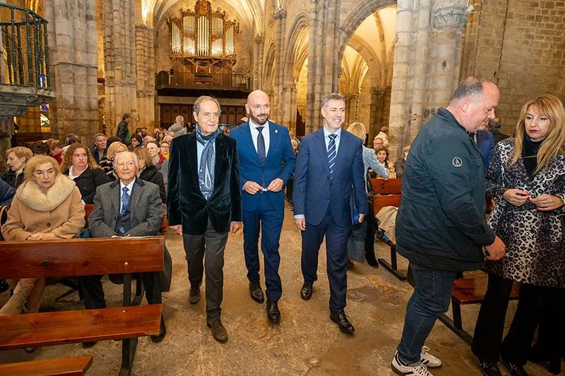 Noticias de Cantabria | El Cántabro | Martínez Abad felicita a la Coral Salvé por su labor a favor de la conservación y difusión de "nuestro legado musical" durante estos 50 años