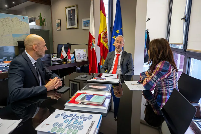 Noticias de Cantabria | El Cántabro | Educación estudiará colaborar con la Fundación "la Caixa" para ampliar el alcance de CaixaProinfancia