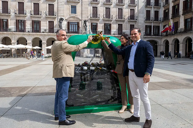 Noticias de Cantabria | El Cántabro | Gobierno de Cantabria, Ayuntamiento de Santander y Ecovidrio presentan el primer contenedor transparente para envases de vidrio