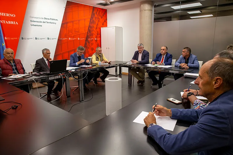  Media: «Es una prioridad absoluta para el Gobierno de Cantabria dar una solución definitiva a los afectados por sentencias de derribo»