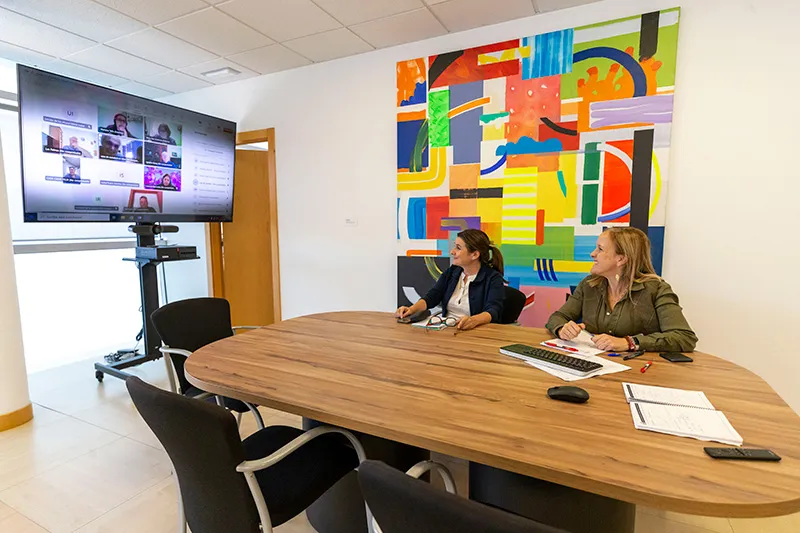 Noticias de Cantabria | El Cántabro | El Gobierno refuerza su compromiso con las Casas de Cantabria con el pago anticipado de las ayudas y los planes para asegurar el relevo generacional y el retorno