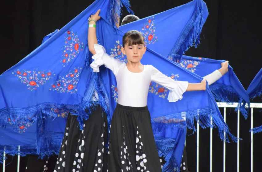 Renedo vuelve a vibrar con el Festival de Baile en las Fiestas de San Antonio