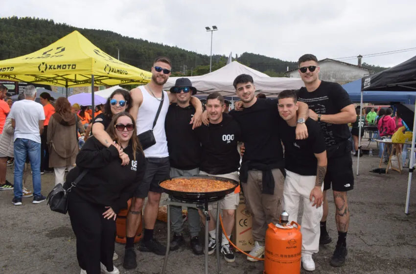 ¡Sorpresa en Renedo! La Peña ‘Mamá no duermo en casa’ gana el Concurso de Paellas con ayuda de ChatGPT, pollo… y mucho amor