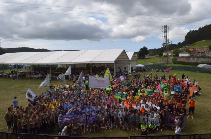 Noticias de Cantabria | El Cántabro | Renedo se vuelca con las peñas para despedir los actos centrales de San Antonio 2025