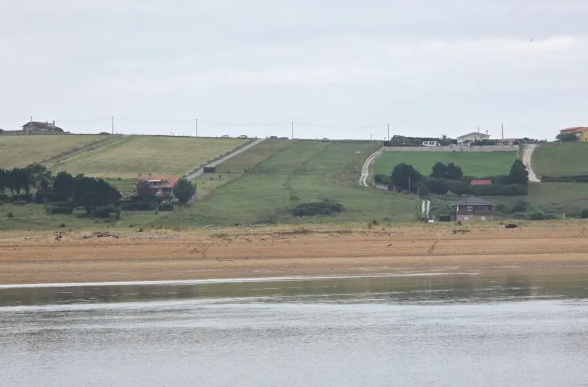 Hallan sin vida a un hombre en la playa de Usil: el trágico descubrimiento a primera hora de la mañana