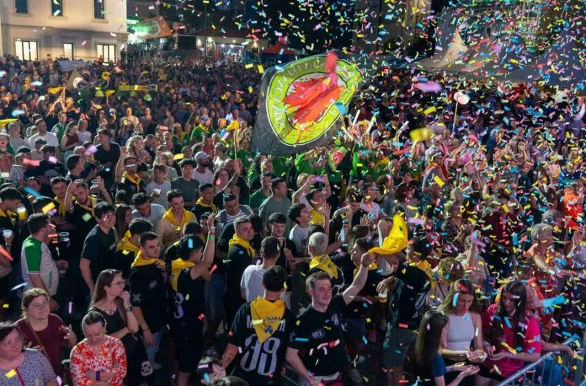 Camargo cierra una edición multitudinaria de San Juan en Maliaño, con una afluencia cercana a las 60.000 personas
