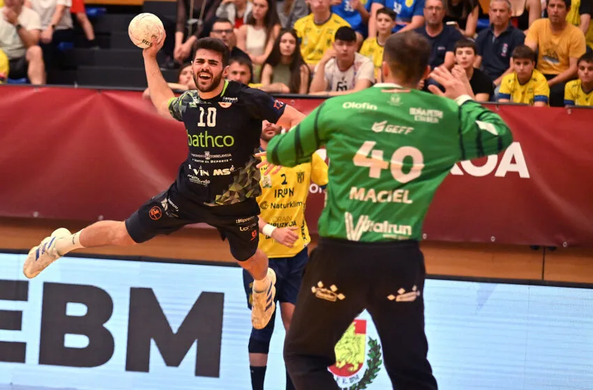  Honor en la derrota: el Bathco BM Torrelavega cae en la prórroga ante Bidasoa tras un duelo épico en Artaleku