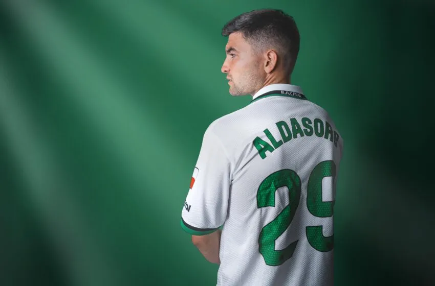 Aritz Aldasoro renueva con el Racing hasta 2029: “Es un orgullo seguir creciendo con este club”