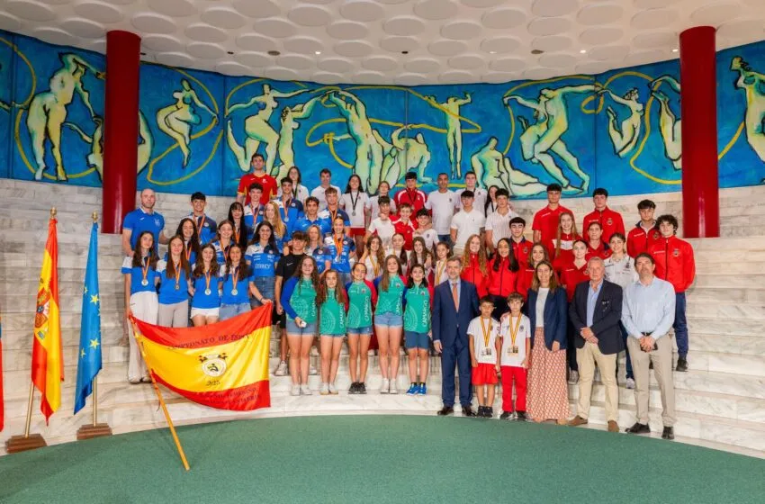 Martínez Abad felicita a los deportistas cántabros por sus triunfos en los Campeonatos de España de golf, remo, judo y karate