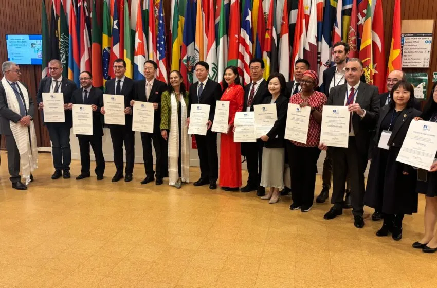 Noticias de Cantabria | El Cántabro | Costa Quebrada recibe en Paris el Certificado como Geoparque Mundial de la UNESCO