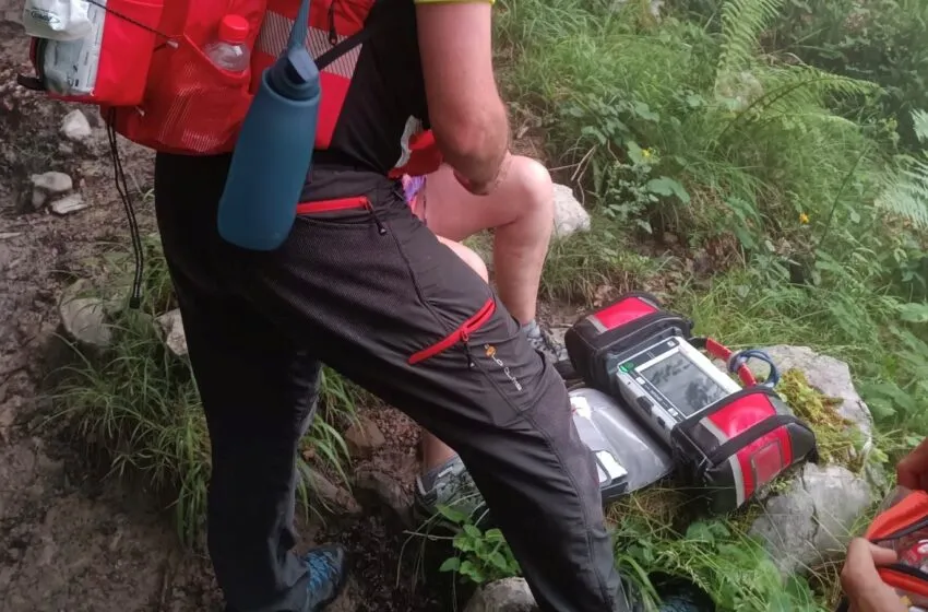  Protección Civil rescata a una senderista accidentada en Collados del Asón