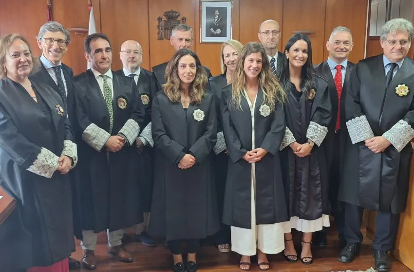 La Sala de Gobierno y los vocales del CGPJ para Cantabria presiden la jura de dos juezas en prácticas que ejercerán en los tribunales de instancia de Torrelavega y Laredo