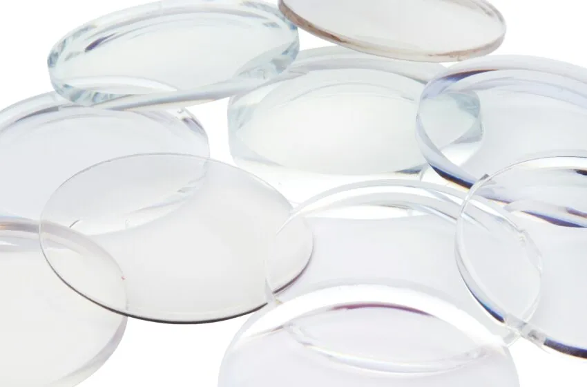 ¿Te bañas en la playa con lentillas? Este gesto inofensivo puede poner en riesgo tu vista