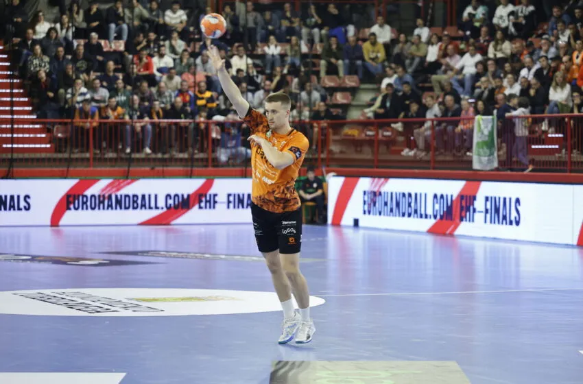  El Bathco BM Torrelavega renueva a Pedro Berrío y acuerda su cesión al Balonmano Soria