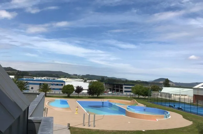  COLINDRES ABRE HOY SUS PISCINAS AL AIRE LIBRE