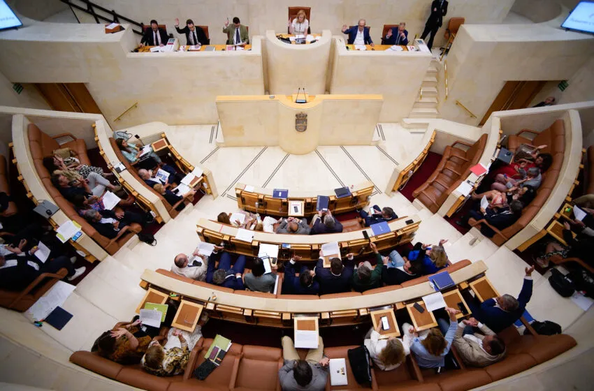 Luz verde al 65% de las propuestas en el Parlamento: así termina el Debate de Orientación Política en Cantabria