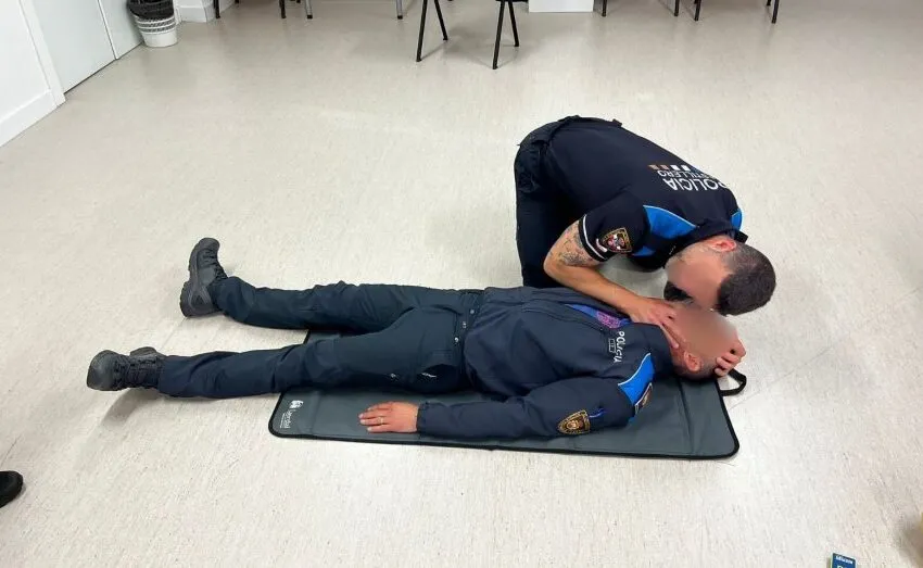 LA POLICÍA LOCAL DE ASTILLERO SE FORMA EN TÉCNICAS DE REANIMACIÓN CARDIOPULMONAR