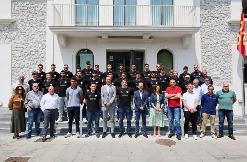 Noticias de Cantabria | El Cántabro | Recepción institucional al Bathco BM Torrelavega tras una temporada histórica, terceros en liga y de nuevo en Europa