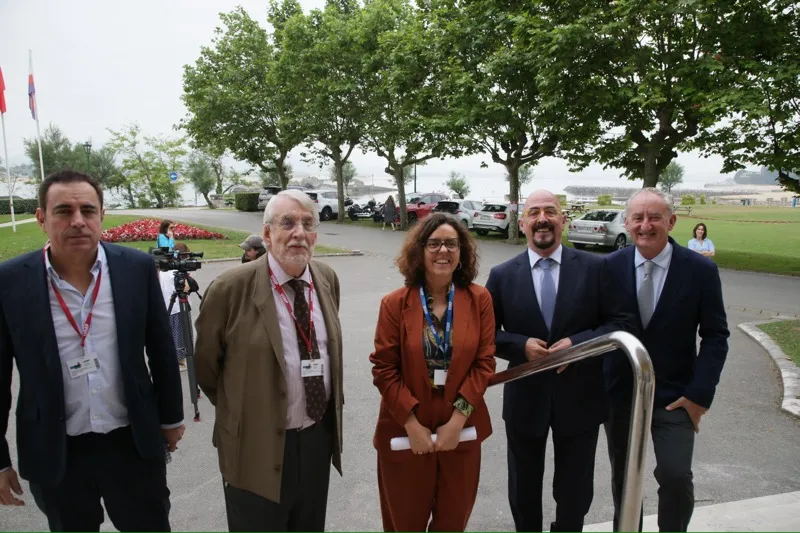  Pascual aboga ante la dificultad de lograr un pacto de Estado por «trabajar en el disenso» para llegar a acuerdos que mantengan el modelo sanitario universal