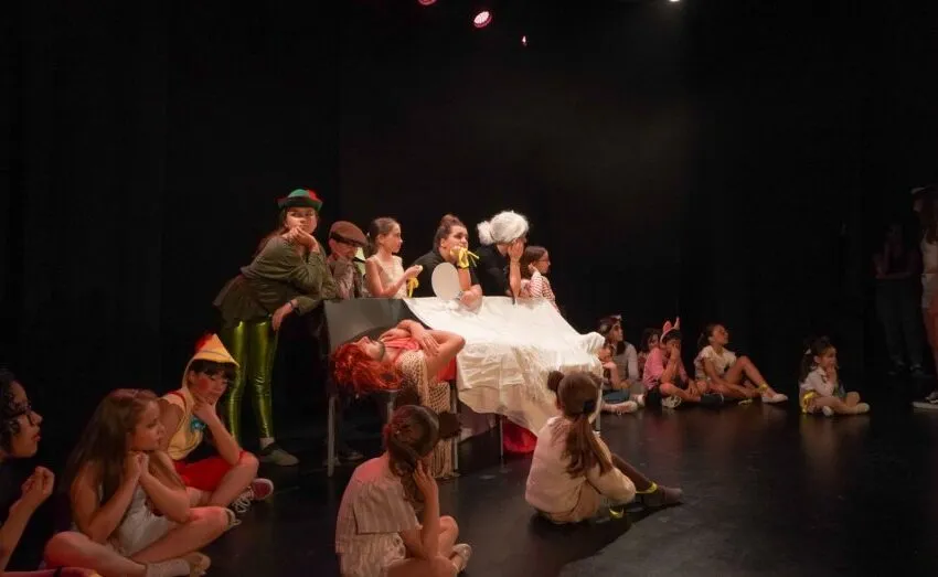 LAS CLASES DE TEATRO Y MAGIA DE LA SALA BRETÓN CIERRAN SU PRIMER CURSO CON UN BALANCE MUY POSITIVO Y GRAN ACOGIDA DEL PÚBLICO