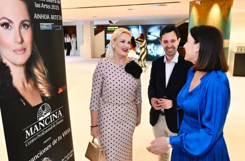 Noticias de Cantabria | El Cántabro | La alcaldesa entrega el premio ‘Solera de las Artes-Ciudad de Santander’ a Ainhoa Arteta