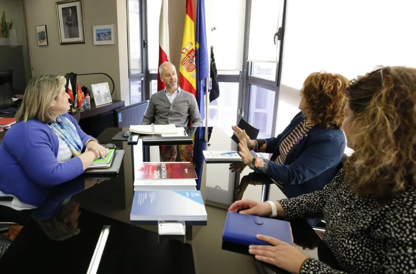  Educación se reúne con el Colegio de Educación Social de Cantabria para conocer su actividad en el ámbito educativo
