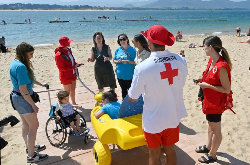 Noticias de Cantabria | El Cántabro | Santander renueva el servicio de baño accesible de la Playa de los Peligros