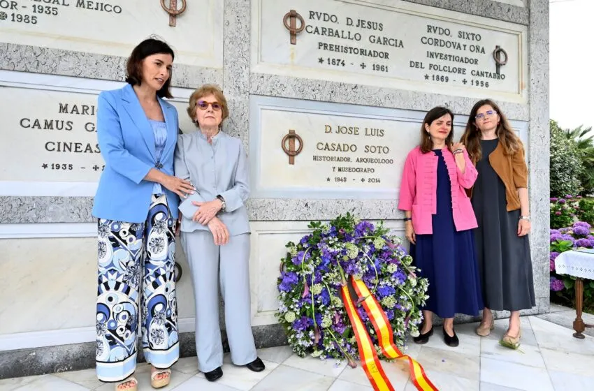 Noticias de Cantabria | El Cántabro | Los restos del historiador José Luis Casado Soto ya descansan en el Panteón de Ilustres de Ciriego
