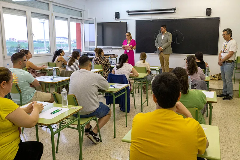 Noticias de Cantabria | El Cántabro | Cantabria celebra los primeros ejercicios de las oposiciones de reposición de maestros por los que se cubrirán 376 plazas