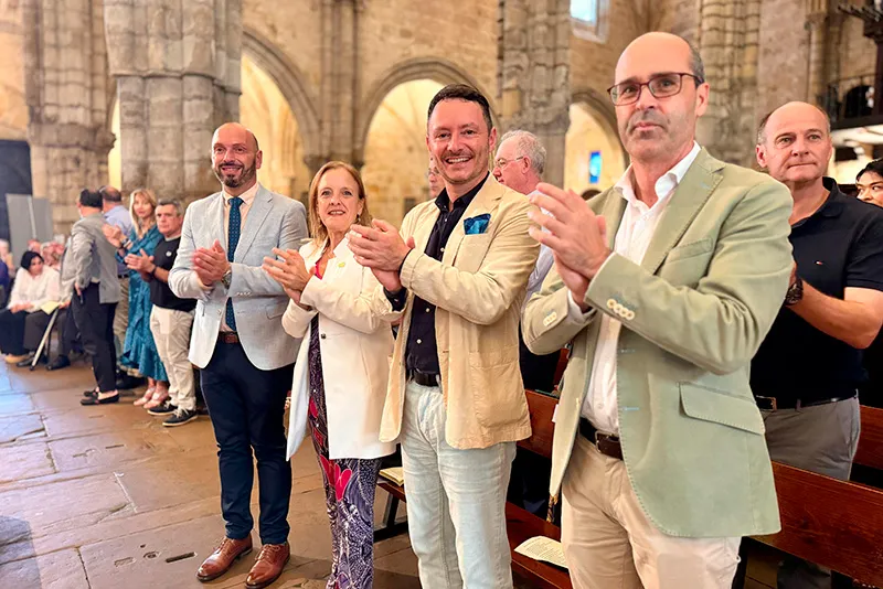  El Gobierno regional se suma a la celebración del 50 aniversario de la Coral Salvé de Laredo con la ‘Misa Popular Cántabra’