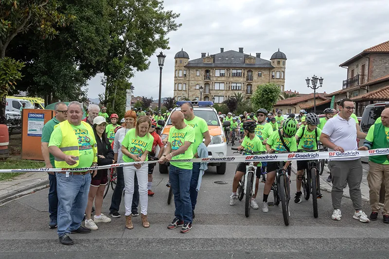 Noticias de Cantabria | El Cántabro | La consejera de Presidencia acompaña a los vecinos de Bárcena de Cicero en el XXVIII Día de la bicicleta