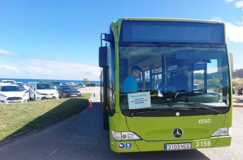 Ocho salidas diarias desde Santander facilitan este verano el acceso a las playas de Canallave y Valdearenas