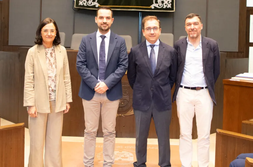 Noticias de Cantabria | El Cántabro | Domingo González-Lamuño renueva como director del Departamento de CC. Médicas y Quirúrgicas e Ignacio Llorente asume la dirección de Administración de Empresas