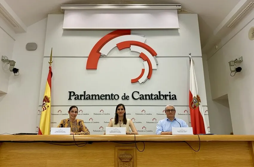 Noticias de Cantabria | El Cántabro | La vicerrectora de Cultura y Transferencia a la Sociedad de la UC clausura el curso de verano del Parlamento de Cantabria