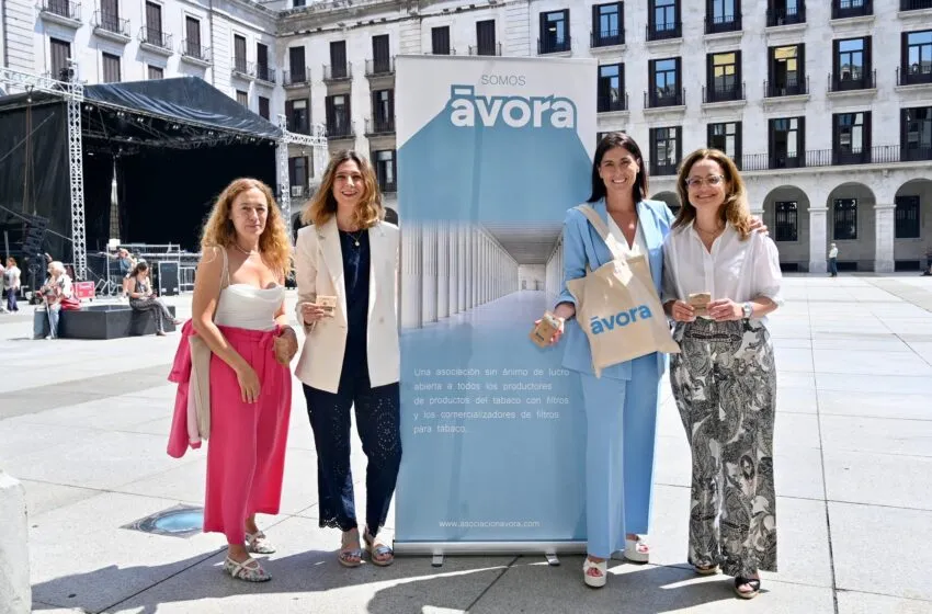 Noticias de Cantabria | El Cántabro | Comienza una campaña para concienciar sobre el correcto deshecho de las colillas