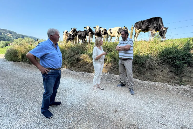Noticias de Cantabria | El Cántabro | Susinos visita las mejoras de tres caminos rurales en Penagos en los que se han invertido cerca de 105.000 euros