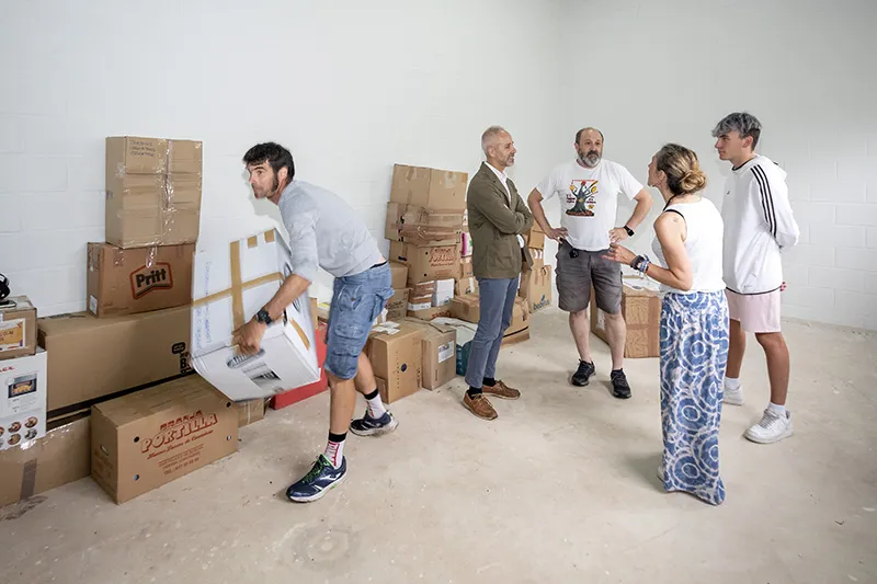 Noticias de Cantabria | El Cántabro | Recogidos en Cantabria cerca de 500 kilos de material escolar para los centros afectados por la DANA