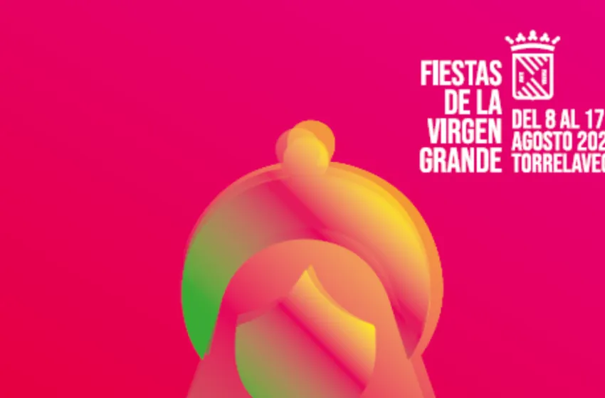  Torrelavega vive un lunes de fiesta con teatro de calle, mercado renacentista y concierto de Cahórnega