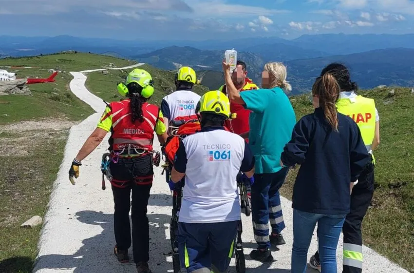El helicóptero medicalizado del Gobierno de Cantabria auxilia a un hombre de 62 años durante una ruta en Mazcuerras (Ibio-Las Antenas)
