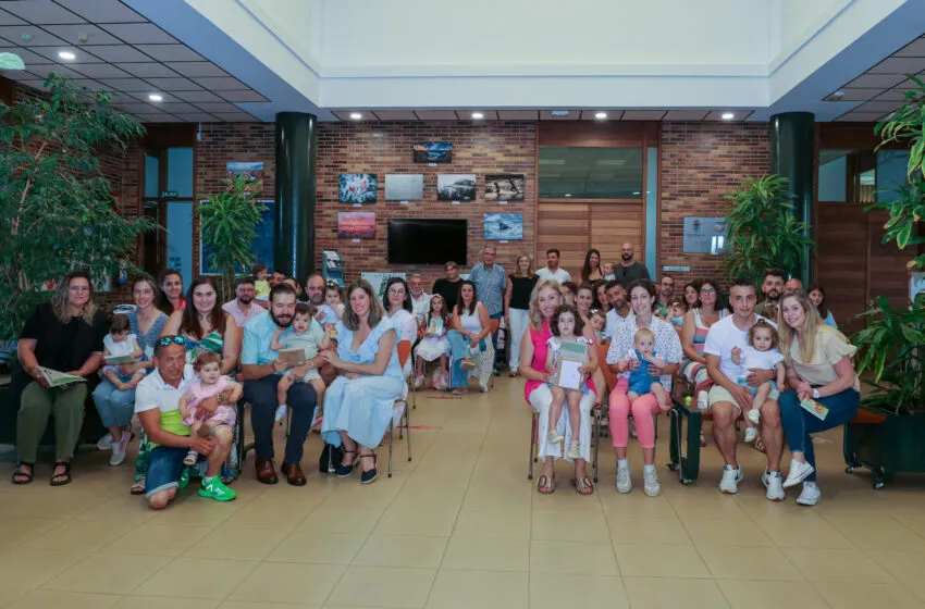 Polanco entrega las ayudas a la natalidad de 600 euros a los 37 niños nacidos el pasado año