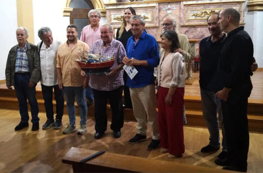 Pipi Campuzano recibe el Premio Coralia 17 en la clausura de la XVII edición del encuentro coral de Suances