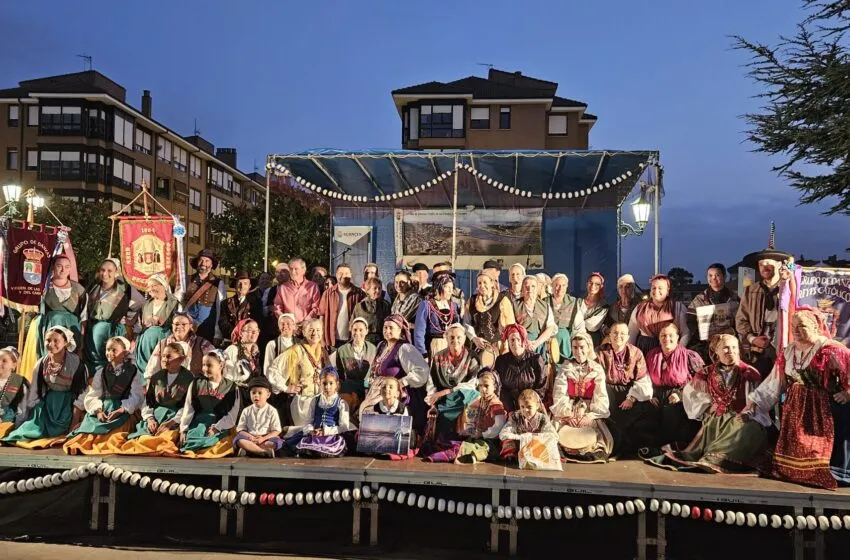  Éxito en la Plaza de Viares con el XXII Festival Nacional Folclórico Villa de Suances