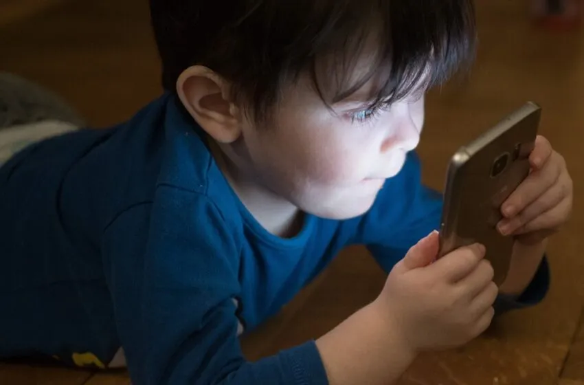  Miguel Mamajón: “Hemos tenido casos de menores que pasaban hasta 11 horas al día delante de las pantallas”