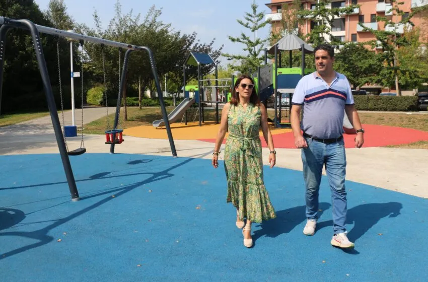 Renovados los parques infantiles Laura Nicholls de Bezana y el de Mompía